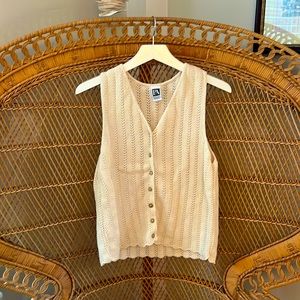 Vintage Scallop bottom cream vest.